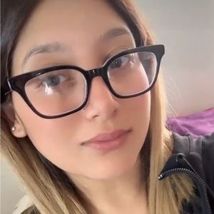 Meet your Posher, Kenia